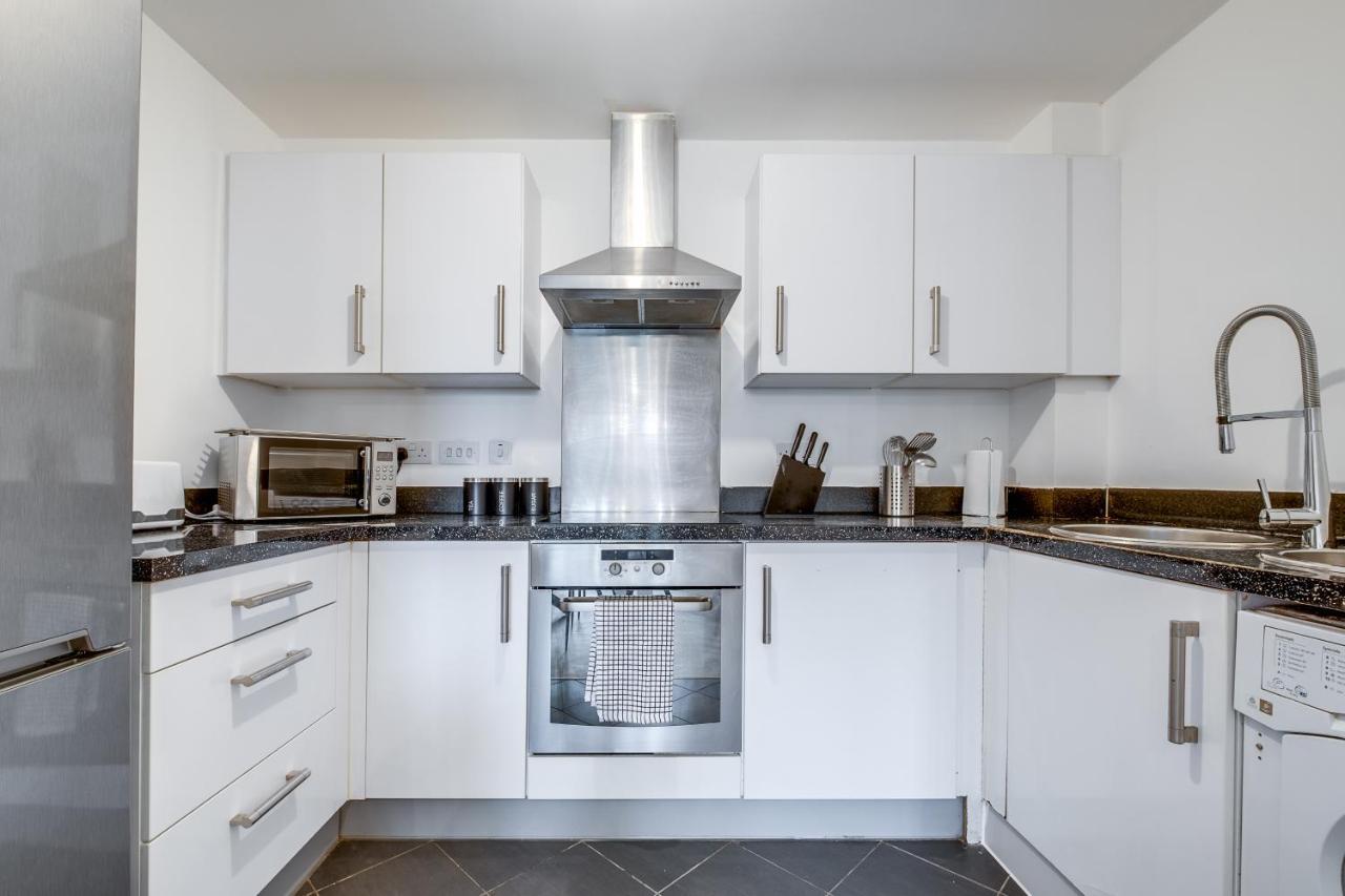 Stylish 4Th Floor 2 Bedroom En Suite City Centre Apartment With Parking By Azura Nights 버밍엄 외부 사진