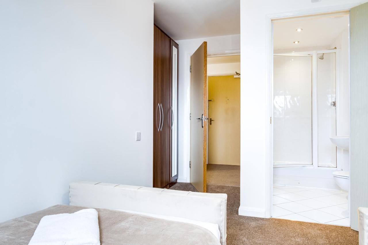 Stylish 4Th Floor 2 Bedroom En Suite City Centre Apartment With Parking By Azura Nights 버밍엄 외부 사진