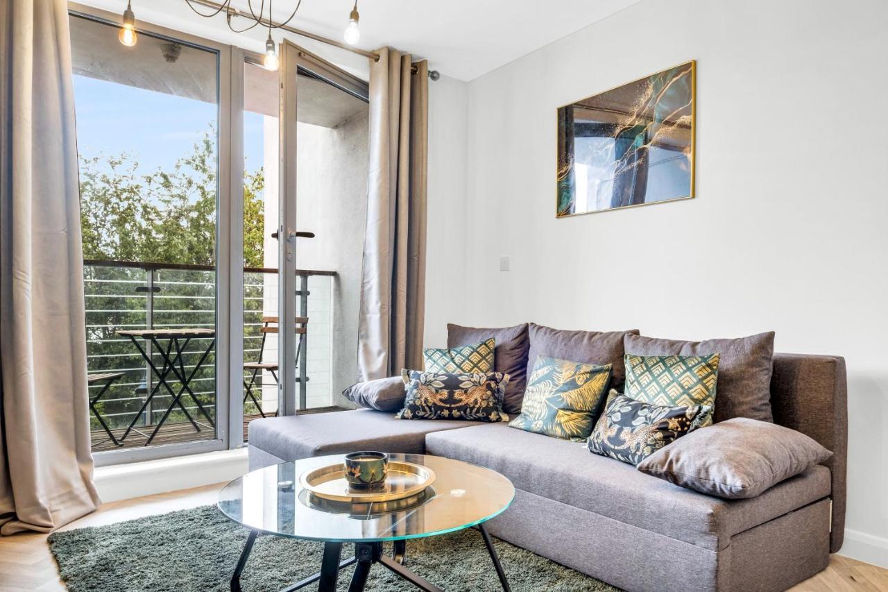 Stylish 4Th Floor 2 Bedroom En Suite City Centre Apartment With Parking By Azura Nights 버밍엄 외부 사진